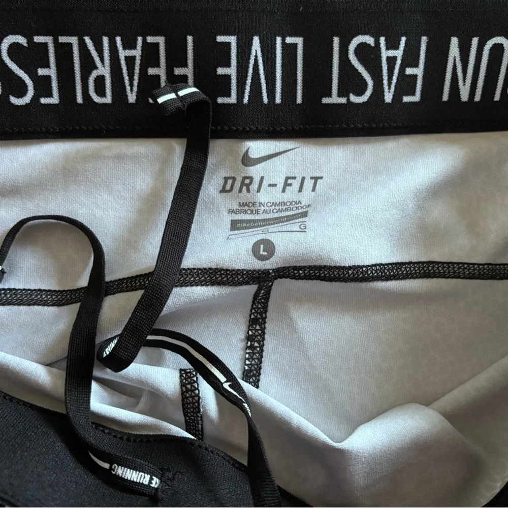 NIKE Dri-Fit Relay Capri Leggings Black White Dot Leopard Print Size Lg - Picture 6 of 6